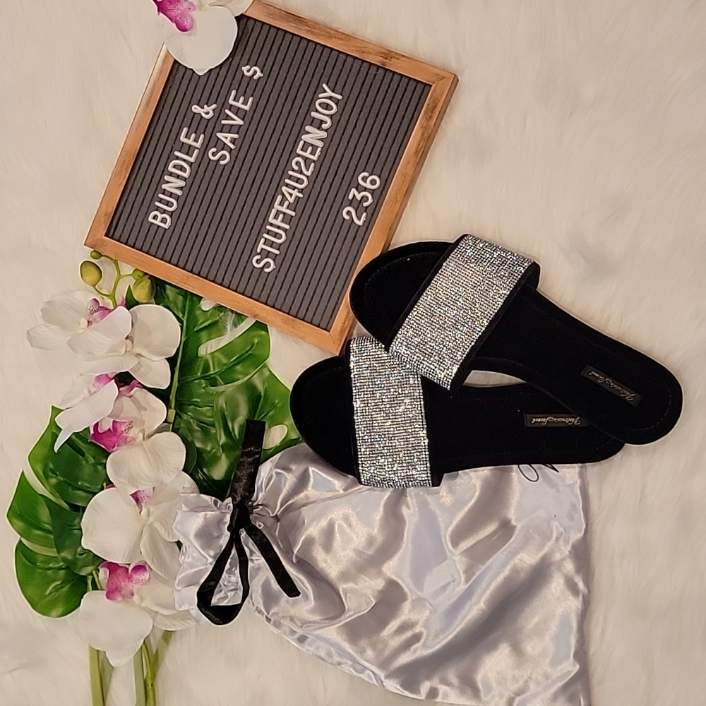NWT Victoria's Secret Bling Velety Flip Flops Large & "V" Monogramed bag!